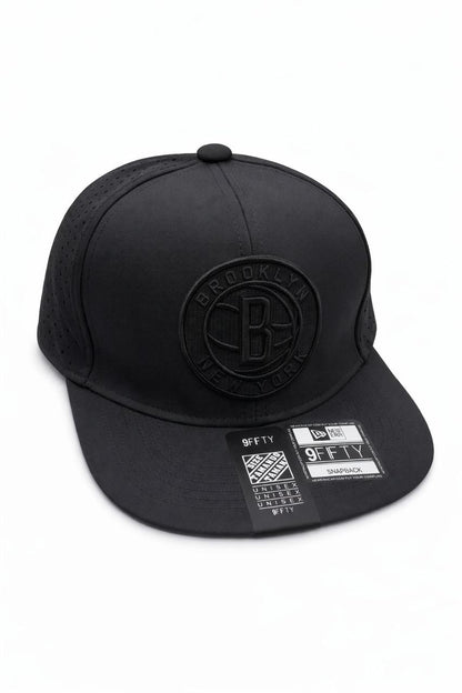 GORRA PLANA BROOKLYN NEGRA